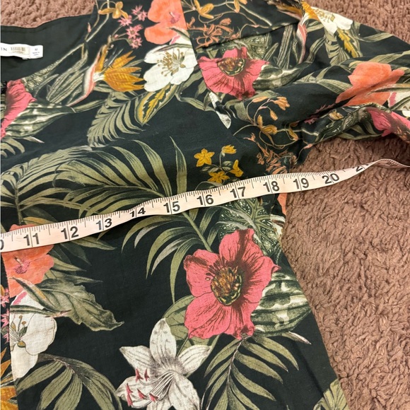 2 FOR $25Rebecca Minkoff Geneva Tropical Floral Puff Sleeve Top Zip Front Size M - Picture 7 of 7